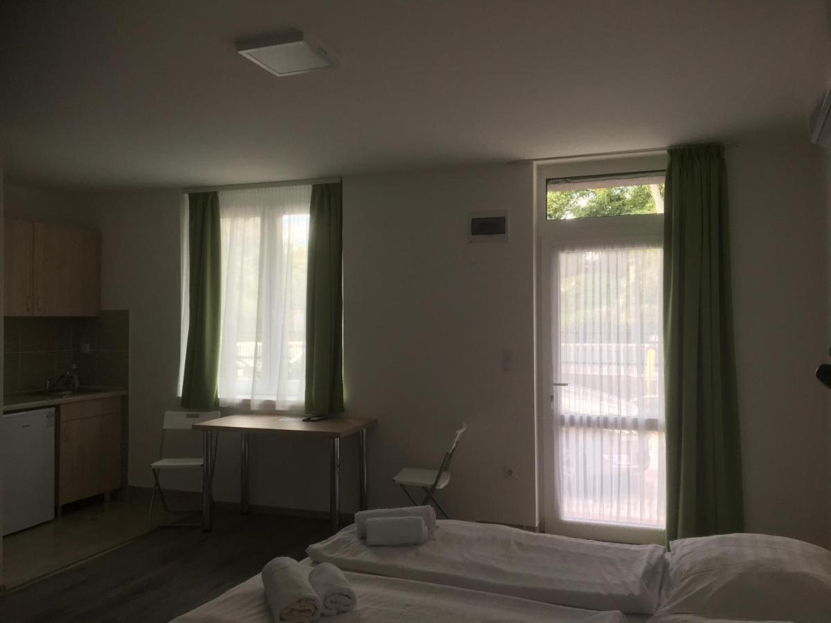 Apartmanhotel Baraton*** บาลาตอนฟือเรด ภายนอก รูปภาพ